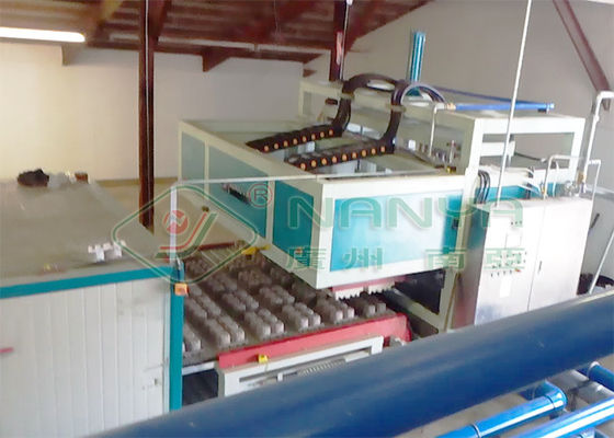 Полностью автоматическая машина для формования изделий из бумажной массы для внутренней упаковки электронных компонентов/ Машина для изготовления промышленной упаковки из бумажной массы